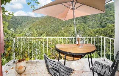 Vue générale sur la montagne ou vue sur la montagne depuis l'appartement