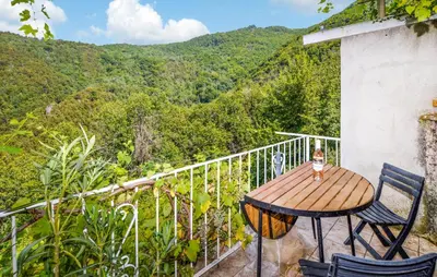 Vue générale sur la montagne ou vue sur la montagne depuis l'appartement