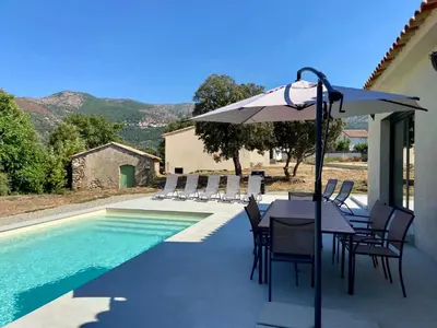 Vue générale sur la montagne ou vue sur la montagne depuis la maison de vacances