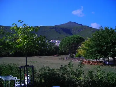 Vue générale sur la montagne ou vue sur la montagne depuis la maison de vacances