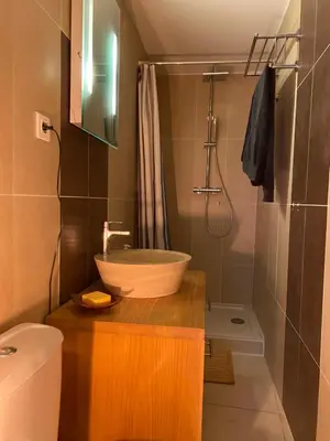 Salle de bains dans l'établissement Appartement maison de village à Ota-Porto