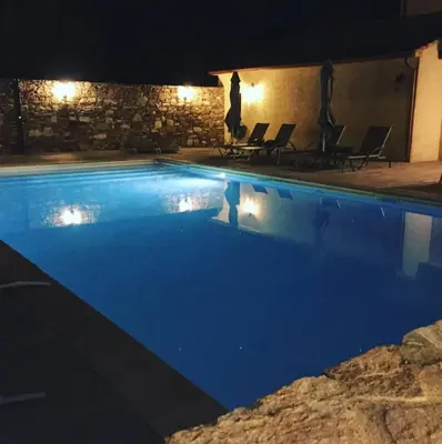 Piscine de l'établissement Studio 4 personnes avec piscine - Le petit Empereur ou située à proximité