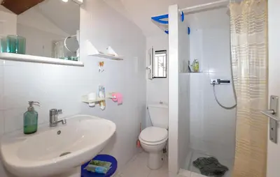 Salle de bains dans l'établissement Beautiful Home In Cervione With Wifi