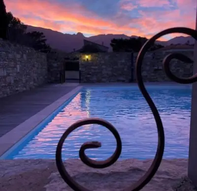 Piscine de l'établissement Soleil, Piscine, Parking et Bienvenue à Sisco ou située à proximité
