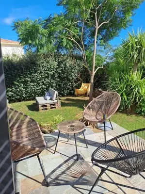 Jardin de l'établissement Appartement T2 rez-de-villa
