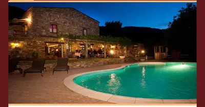 Piscine de l'établissement Ferme U San Martinu ou située à proximité