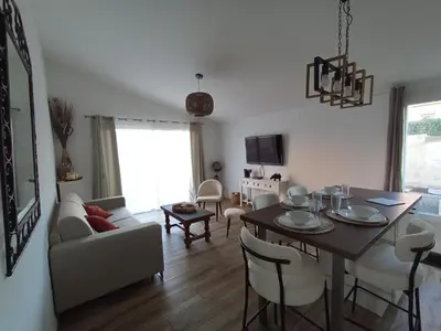 Télévision ou salle de divertissement dans l'établissement Maisonnette 55m2 Lozari