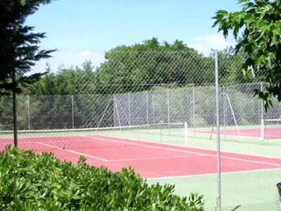 Tennis ou squash au sein de l'appartement ou à proximité