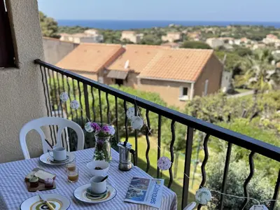 Balcon ou terrasse dans l'établissement Studio proche Calvi