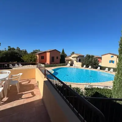 T3 climatisé avec vue piscine