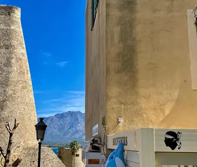 Vue générale sur la montagne ou vue sur la montagne depuis la maison de vacances