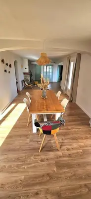 Coin salon dans l'établissement Spacieux haut de villa 3 chambres Venaco