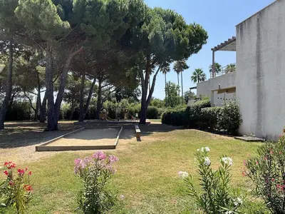 Jardin de l'établissement Appartement cosy avec wifi en bord de mer