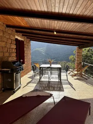 Vue générale sur la montagne ou vue sur la montagne depuis l'appartement