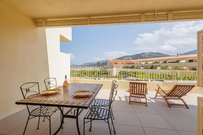 Vue générale sur la montagne ou vue sur la montagne depuis l'appartement