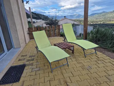 Vue générale sur la montagne ou vue sur la montagne depuis l'appartement
