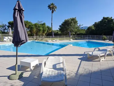 Piscine de l'établissement Studio climatisé avec piscine à ST FLORENT ou située à proximité