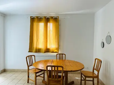 Plan de l'établissement 2ème chambre dans appartement 2 chambres proche mer, centre-ville et commerces