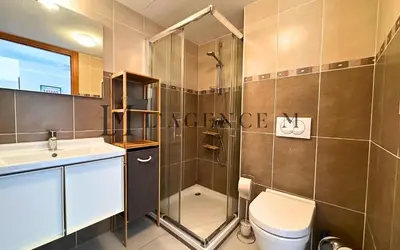 Salle de bains dans l'établissement Appartement Le grand large Proche plage & ville