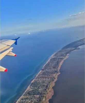 Vue générale sur la mer ou vue sur la mer prise depuis l'appartement