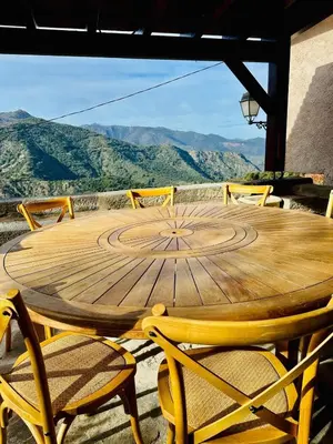 Vue générale sur la montagne ou vue sur la montagne depuis la maison de vacances