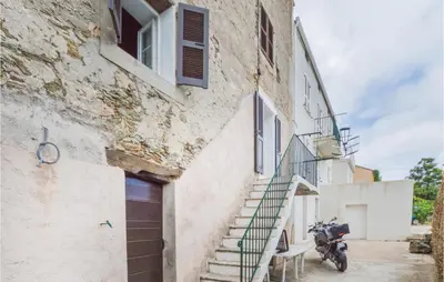 Plan de l'établissement 2 Bedroom Cozy Apartment In Pietranera