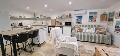 Cuisine ou kitchenette dans l'établissement Stalla