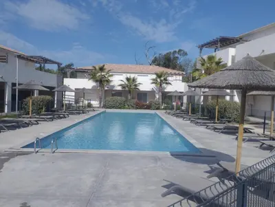 Piscine de l'établissement T2 Waterfront Linguizzetta ou située à proximité