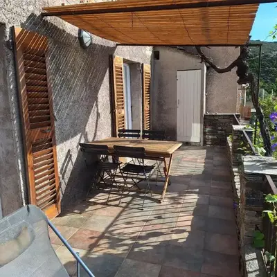 Maison de village avec terrasse