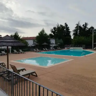 Appartement avec jardin piscine et plage 100 m