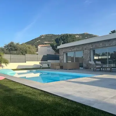 Villa neuve avec piscine 3 chambres 140 m2