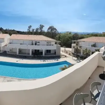 Appartement convivial à Linguizzetta avec piscine
