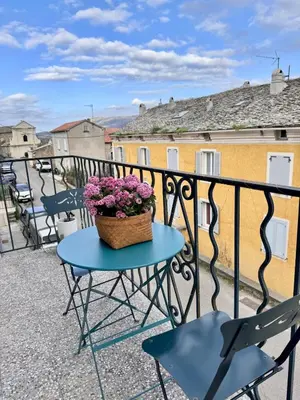 Balcon ou terrasse dans l'établissement Appartement au cœur du village