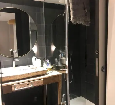 Salle de bains dans l'établissement Joli T1 à ne pas manquer