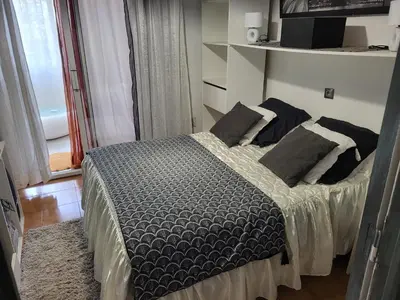 Un ou plusieurs lits dans un hébergement de l'établissement Appartement calme, authentique et spacieux au pied du GR20