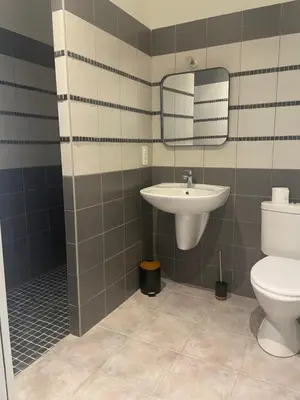 Salle de bains dans l'établissement Les oliviers