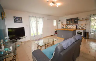 Télévision ou salle de divertissement dans l'établissement 1 Bedroom Nice Home In Vignale