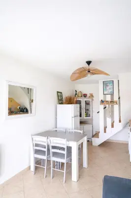 Un ou plusieurs lits dans un hébergement de l'établissement Maison calme au bord de l'eau