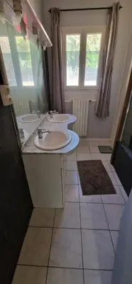 Salle de bains dans l'établissement villa terra et mare