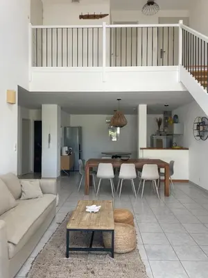 Coin salon dans l'établissement Capra Scorsa, Maison avec spa privatif face plage Lozari, Ile Rousse