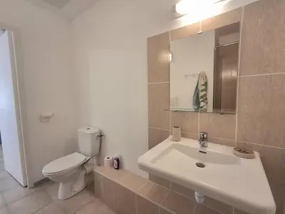 Salle de bains dans l'établissement Villas MELODY - Appartement climatisé 4/6 pers