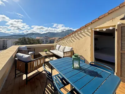 Vue générale sur la montagne ou vue sur la montagne depuis l'appartement