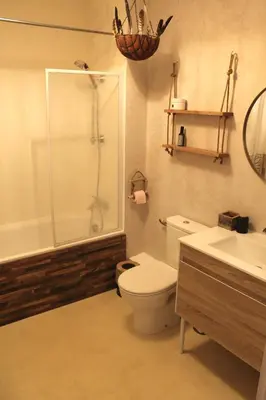 Salle de bains dans l'établissement Villa ALOHA pool-beach 500m