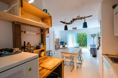 Cuisine ou kitchenette dans l'établissement Villa ALOHA pool-beach 500m