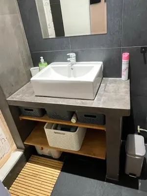 Salle de bains dans l'établissement Cap Corse, face à la mer et port paisible