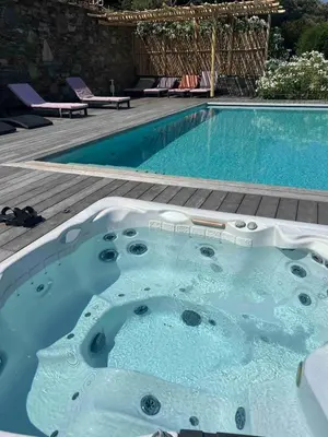 Piscine de l'établissement Villa architecte U Paradisu ou située à proximité