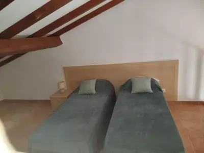 Un ou plusieurs lits dans un hébergement de l'établissement Appt 4-6 couchages climatisé avec 2 piscines et 200 m des plages et criques