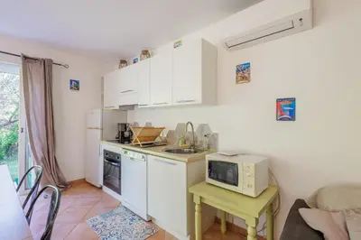 Cuisine ou kitchenette dans l'établissement L'Alivi di Losari 7 - piscine naturelle et jacuzzi