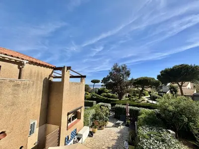 Jardin de l'établissement Studio avec mezzanine 4 couchages LUMIO
