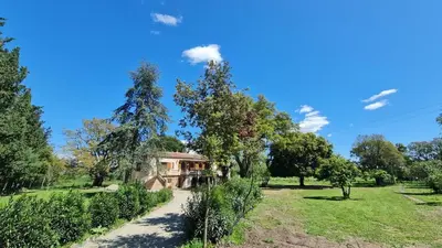 Jardin de l'établissement Maison - chambres d'hotes